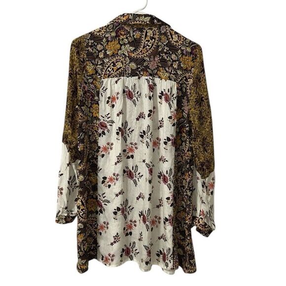 Jane and Delancey Floral Print Button Down
Top (Size Small) - Picture 2 of 4